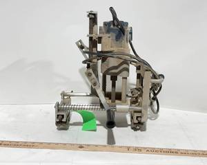 lot 10123 image: Bosch Router (Clear Lake)