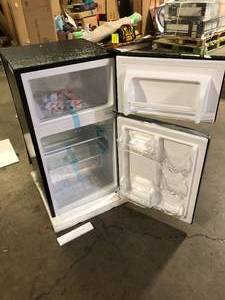 lot 2 image: Frigidaire 3.2 cu. ft. 2 Door Retro Mini Fridge in Black   Customer Returns See Pictures