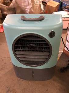lot 11 image: Hessaire High Velocity Cooking Fan 1,300 CFM 500 Sq. Ft. Cooling Area   Customer Returns See Pictures