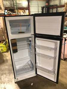 lot 15 image: Vissani 7.1 cu. ft. Top Freezer Refrigerator in Stainless Steel Look Customer Returns See Pictures