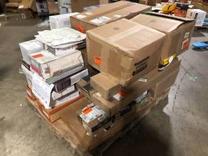 lot 44 image: Pallet of Mixed Assorted Ceramic Flooring Various Models and Conditions Customer Returns See Pictures