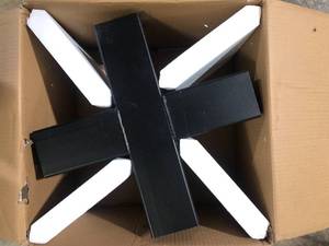 lot 51 image: LINX 4 in. PentaFit Black Steel Extension Bracket Pergola for 4x4 Wood Posts (1-Pack) by WILD HOG   Customer Returns See Pictures