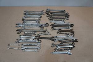 lot 21 image: Assorted Wrenches