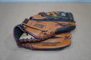 lot 52 image: Franklin Left Handed 13 Baseball Glove