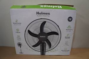 lot 88 image: Holmes 18 Digital Stand Fan