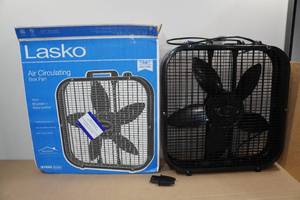 lot 92 image: Lasko Air Circulating Box Fan