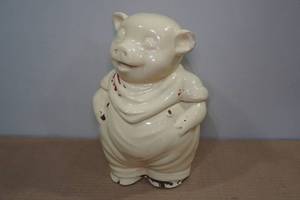 lot 144 image: Vintage Shawnee Pottery Smiley the Pig Cookie Jar
