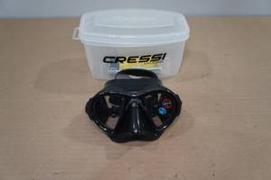 lot 165 image: Cressi Nano Mask