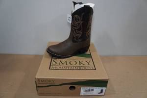 lot 181 image: Smoky Mountain Kids Boots -Size 1