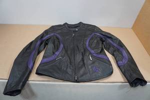 lot 198 image: Harley Davidson Leather Jacket -Medium