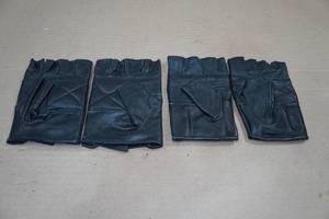lot 205 image: 2 Pairs Leather Riding Gloves -Small