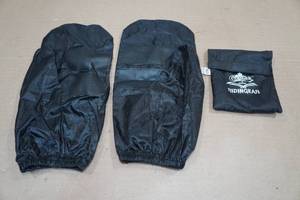 lot 207 image: Choko Riding Gear Waterproof Glove Covers -XSS
