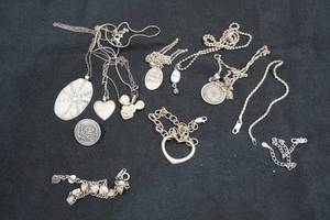 lot 232 image: Assorted Sterling Silver Jewelry