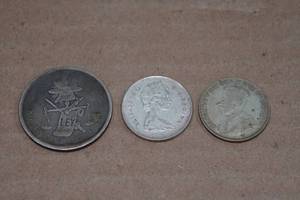 lot 255 image: Silver Coins - 1874 Mexico 50 Centavo, 1920 and 1967 Canada Quarter