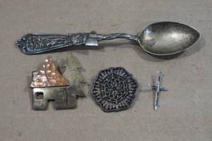 lot 258 image: Assorted Sterling Silver Pieces
