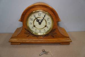 lot 263 image: Vintage D&A 31 Day Mechanical Mantle Clock with Key