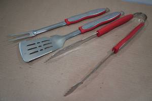lot 267 image: Cuisinart Stainless Steel Grilling Set
