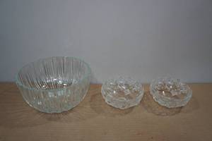 lot 282 image: 3 Glass Serving Dishes