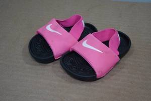 lot 302 image: Nike Infant Kawa Slides -Size 4