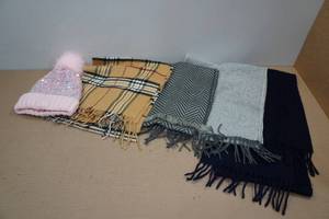 lot 307 image: 4 Scarfs with Hat