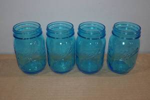 lot 313 image: 4 Ball Turquoise Mason Jars