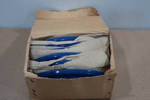 lot 56 image: 6 Cobalt Blue Oval Casserole Plates