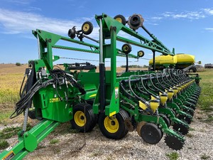 2010 John Deere DB90 Planter