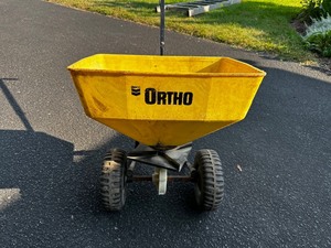 Ortho Walk Behind Broadcast Spreader
