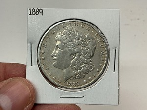 lot 61 image: 1889 Silver Morgan Dollar