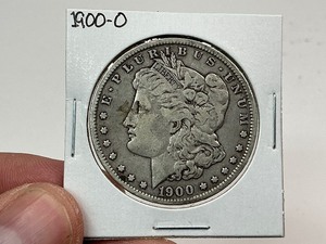 lot 67 image: 1900-O Silver Morgan Dollar