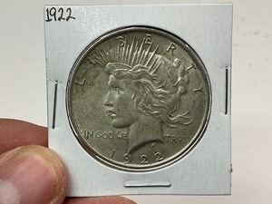 lot 72 image: 1922 Silver Peace Dollar