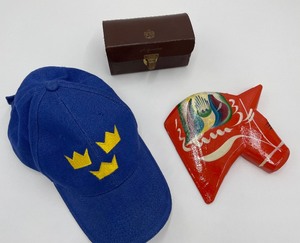 lot 159 image: Swedish Vintage Abu Garcia Ambassadeur Leather Fishing Reel Case - Blue & Yellow Hat - Wooden Dala Horse Head