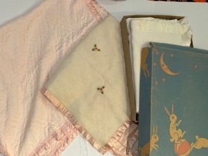 lot 204 image: Vintage BABY BLANKETS - Qulitex, Floral & BEACON in original BOX - Qty 3