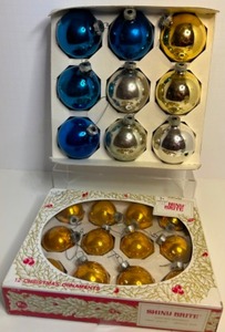 lot 109 image: Vintage SHINY BRITE Glass Ball Christmas Ornaments In 2 & 4 In Boxes - Qty 21