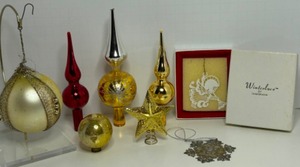lot 141 image: Antique  Vintage Mercury Glass Tree Toppers, Winter Lace & Victorian Wire Wrapped Glass Ornament