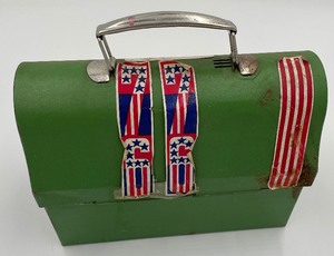 lot 190 image: Vintage Green Metal Dome Lunch Box