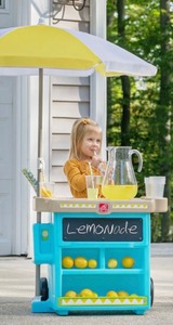 lot 197 image: Kids Lemonade Stand with Umbrella