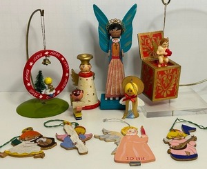 lot 245 image: Vintage Folk Art WOODEN ANGELS Erzgebirge, Ornaments, Figures & Candle Holders - Qty 10