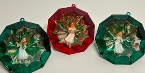 lot 249 image: Vintage JEWEL BRITE Angel Diorama Plastic Christmas ORNAMENTS - Qty 3