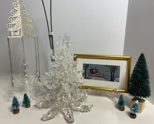 lot 271 image: Vintage Christmas Tree Collectibles Including Glass Chimes, Clear Lucite Tree, Bottlebrush Trees & More