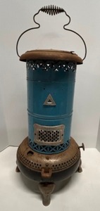 lot 285 image: Antique 1900S Robins Egg Blue PERFECTION SMOKLESS Oil Parlor Stove  Heater #420