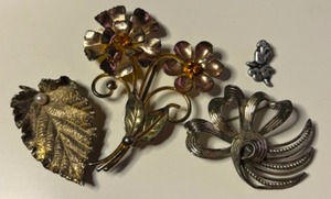 lot 279 image: Vintage Sterling Silver Vermeil Pins Brooches including Napier & Pendant from H & C - Qty 4