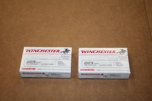 lot 512 image: Lot of (2 Boxes) Winchester Ballistic Silver Tip Target 223 REM 55gr Full Metal Jacket Rounds 20-count ( 40 total items )