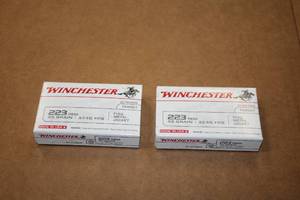 lot 520 image: Lot of (2 Boxes) Winchester Ballistic Silver Tip Target 223 REM 55gr Full Metal Jacket Rounds 20-count ( 40 total items )