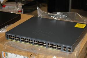lot 922 image: Cisco Catalyst 2960-X Series Switch (New)