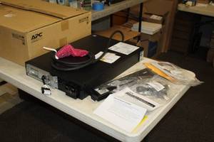 lot 921 image: APC Smart X3000NC LV External Battery Pack (New)
