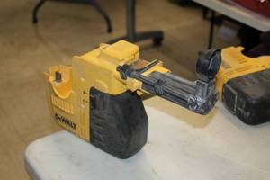 lot 958 image: DeWalt 18-58 Rotary Hammer Dust Extraction D25300D