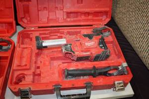 lot 961 image: Milwaukee HammerVac 18-58 12V Universal Dust Extraction 2306-20 with Case