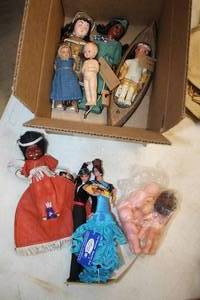 lot 967 image: Lot of (12) Dolls
