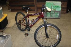 lot 969 image: Schwinn Ranger 15 Boys Trail Bike 11 Multi-Colored Frame